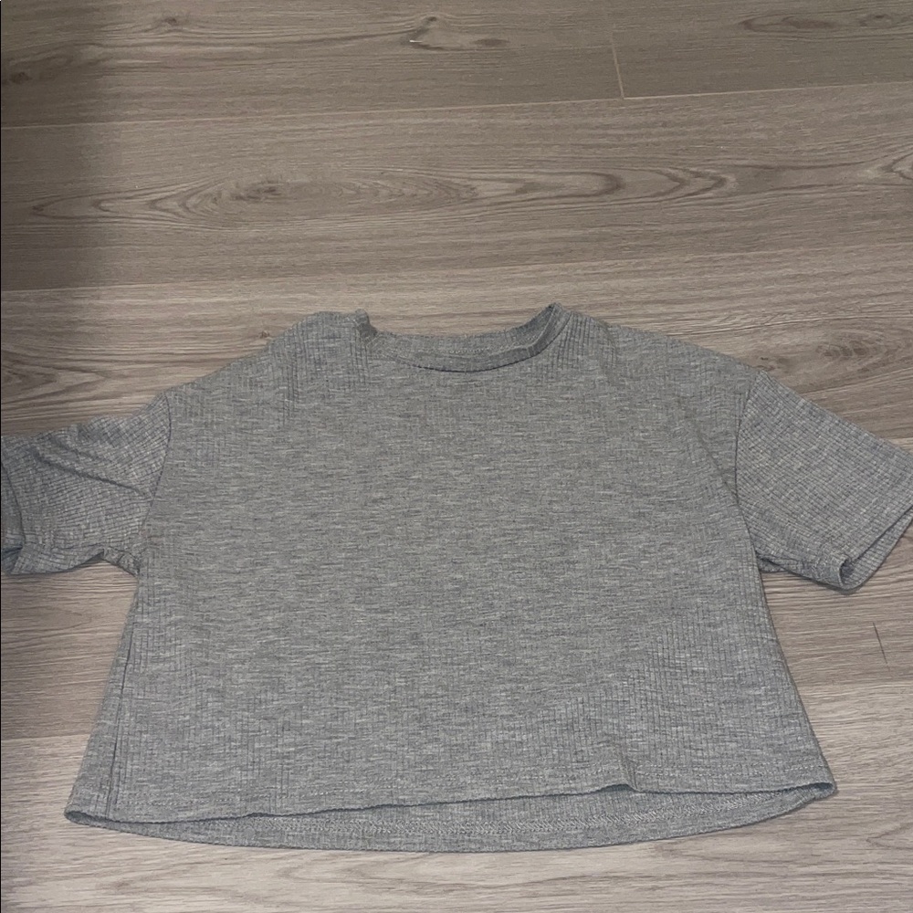 Gray Ribbed Knit Crop Top - Picture 2 of 4